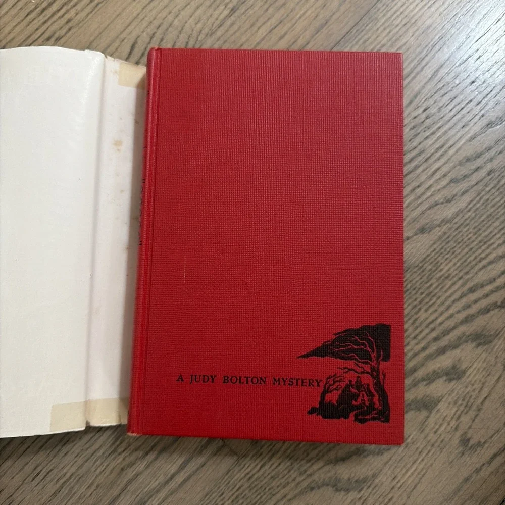 The Mark on the Mirror, Judy Bolton Myster, by Margaret Sutton HC/DJ 1942 Red‎